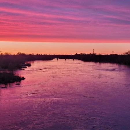 Appartement Sur Les Bords De Loire à Montlouis-sur-Loire Extérieur photo