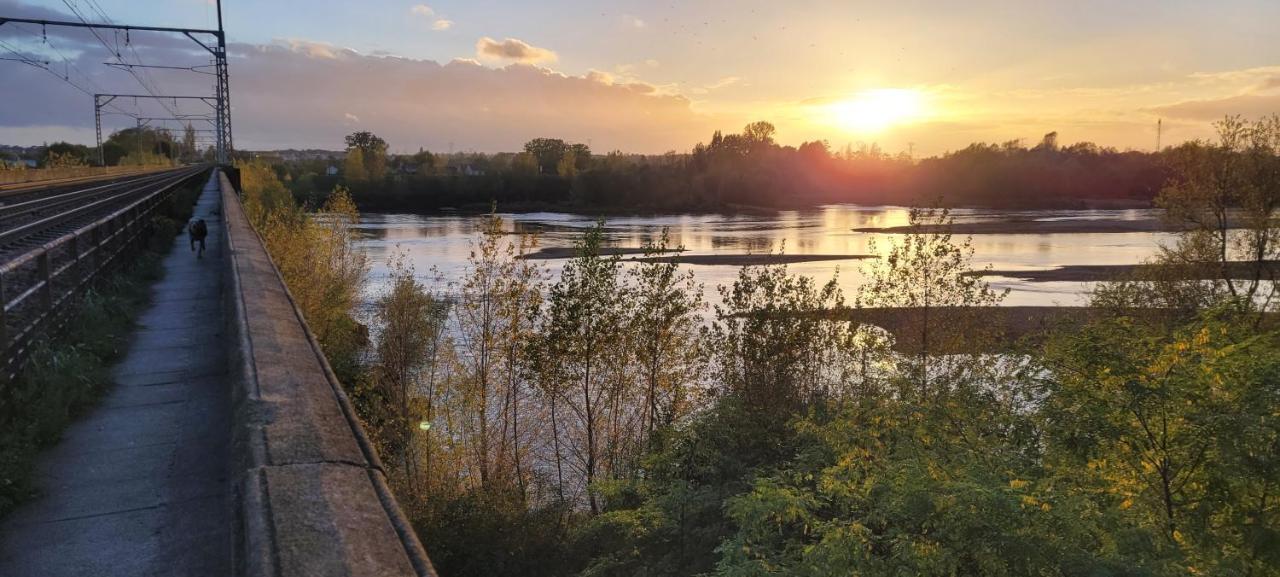Appartement Sur Les Bords De Loire à Montlouis-sur-Loire Extérieur photo